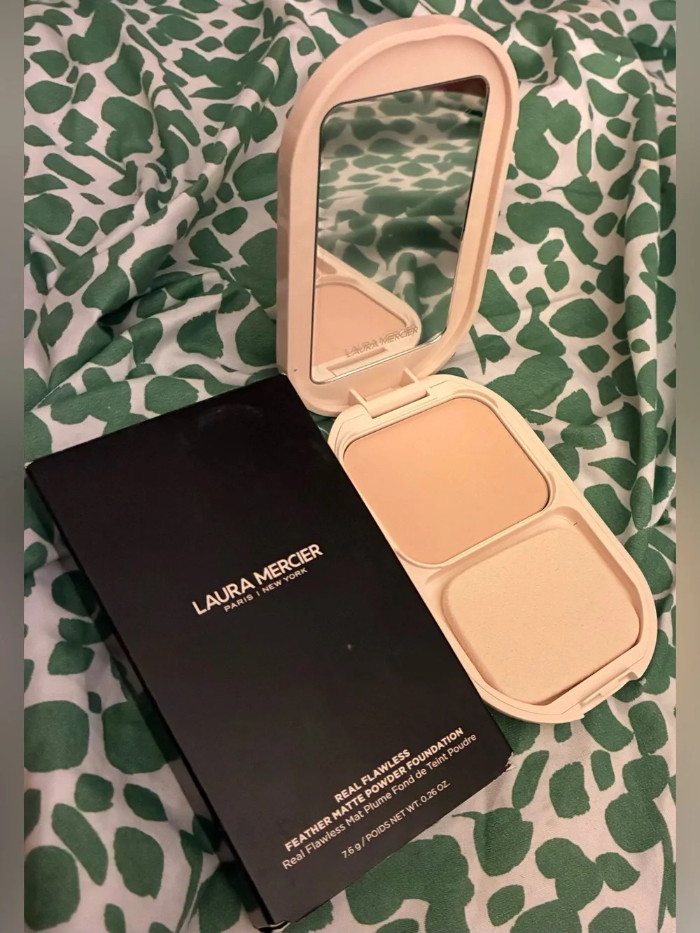 Laura Mercier Real Flawless Feather Matte Powder Foundation 1C Meringue 7.6g
